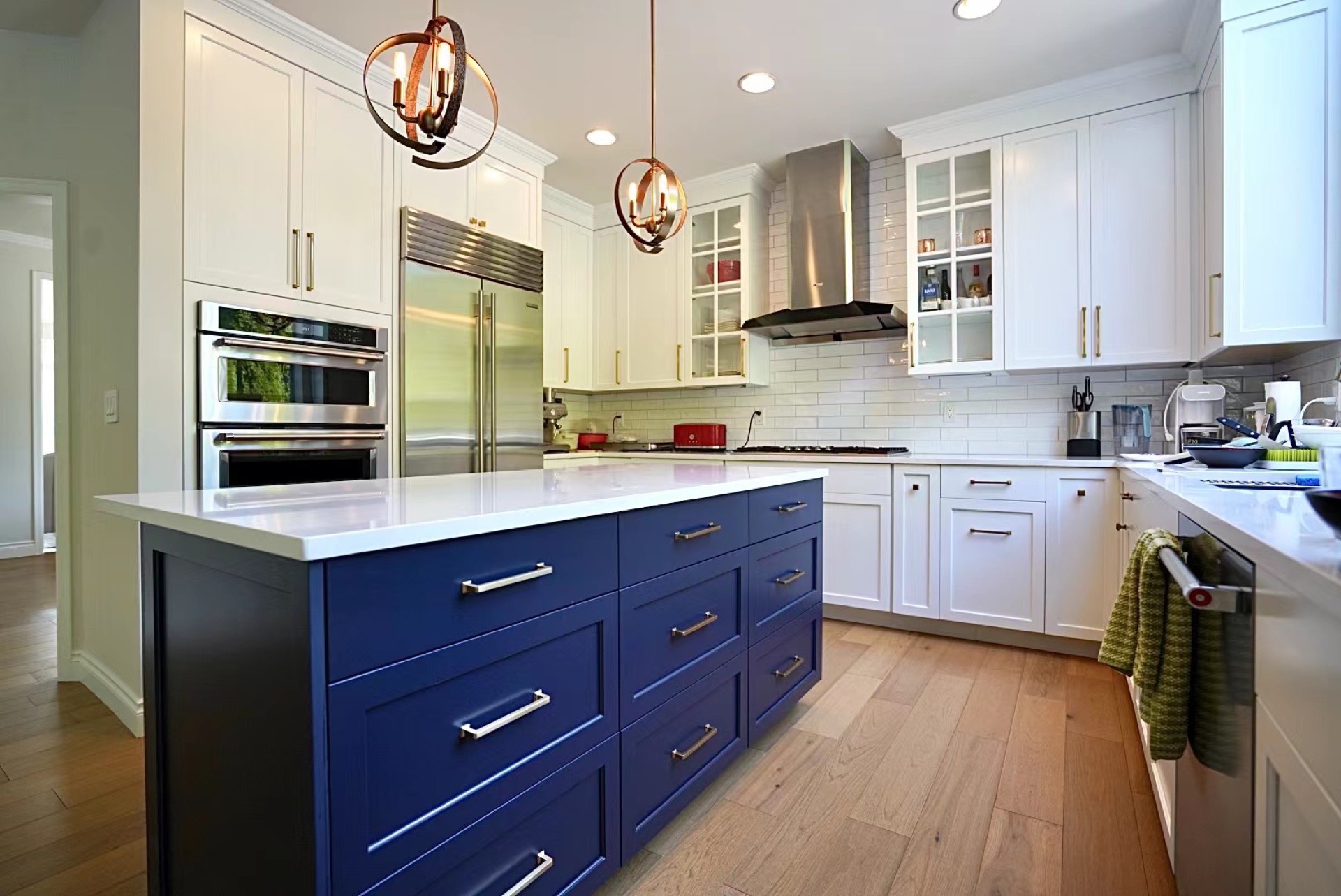 Contemporary Bellevue, WA Remodel